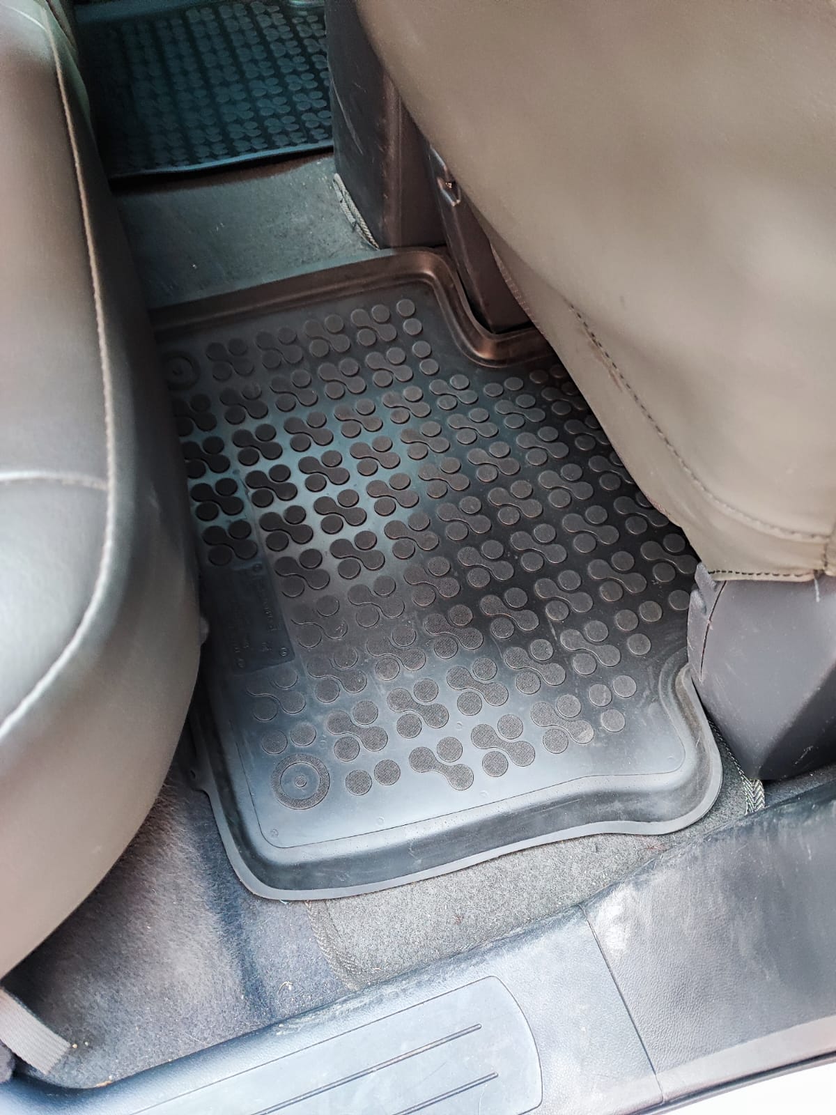 Tapetes termoformados para Renault Koleos todoclima para todos los climas de tus autopartes